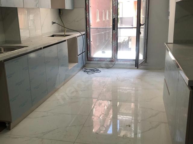 BAHÇELİEVLER YAYLADA 1.KAT 5.KAT SIFIR KİRALIK ASANSÖRLÜ DAİRE 98 M2 2+1