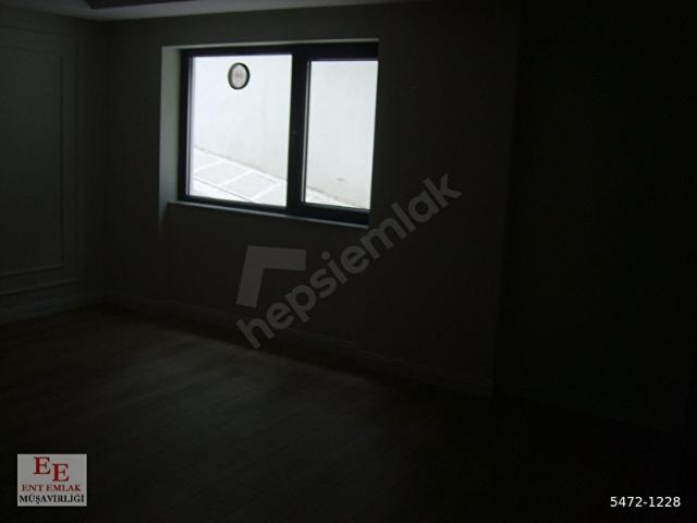 BAHÇELİ 2.CADDE ÜZERİNDE 2+1 BAHCE KATI KOMBİLİ SIFIR DAİRE