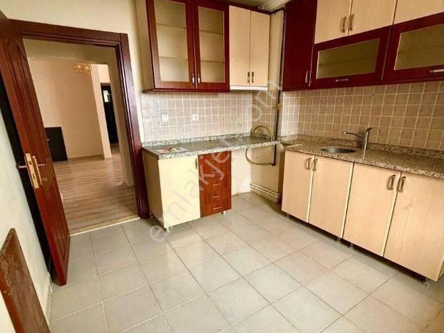 Bahçelievler 62 Sok Kiralık 2+1 Kombili Y Giriş Bakımlı Daire