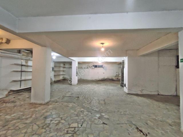 Bahçelievler Cumhuriyet Mah 170,m2 bodrum İşyeri