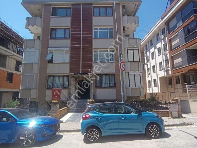 Bahçelievler Çalışlar Caddeye Ömür Plaza'ya Çok Yakın 3+1 165 M2