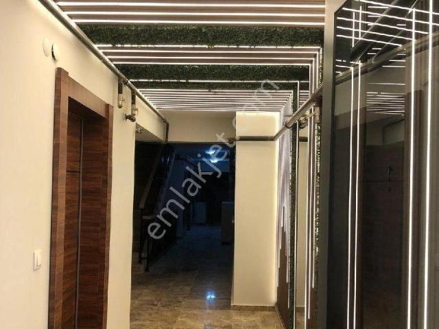 Bahçelievler De Yeni Bina 1+1 Özel Teras Kullanımlı Giriş Daire