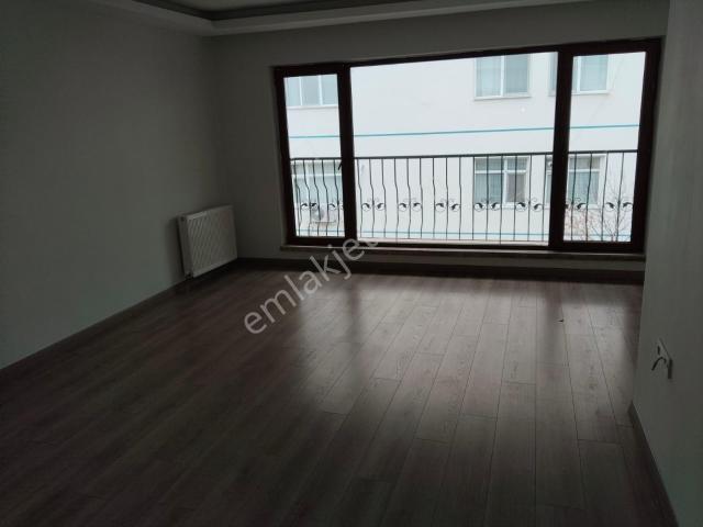 Bahçelievler Deneme Lisesi Yakını Yeni Binada Satılık 2+1 Teraslı Dubleks Daire