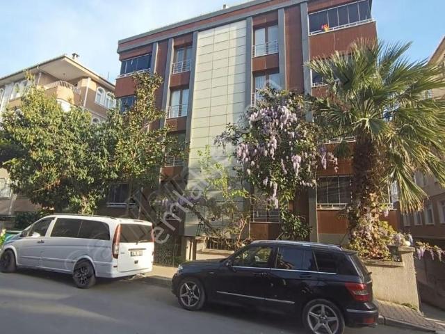 Bahçelievler Fuat Paşa Sokak'ta 4+1 200 M2 Satılık Daire