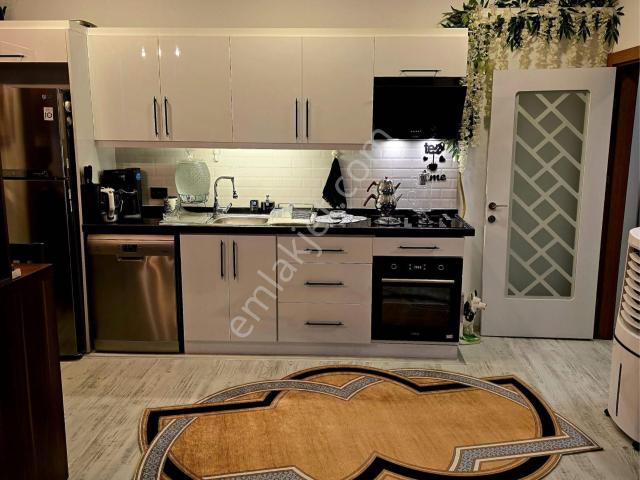 Bahçelievler Kocasinan Cadde Üzeri Satılık Daire 1+1 Asansörlü Otoparklı