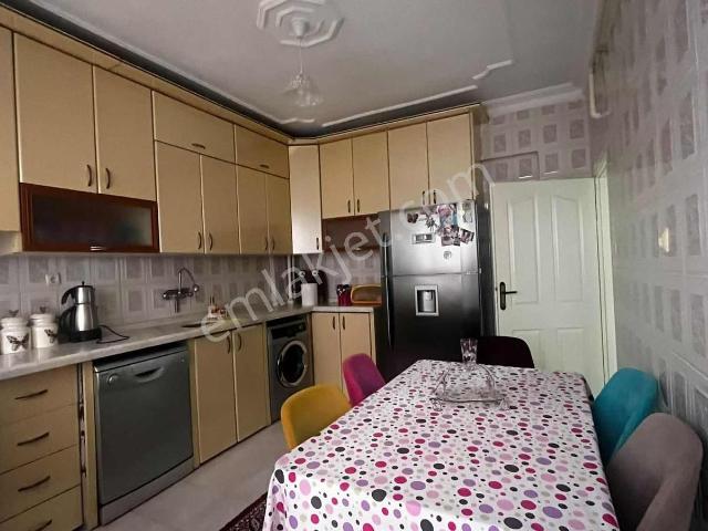 Bahçelievler Mah Hangar Sokağı Satılık 3+1 Vakıfsız Daire