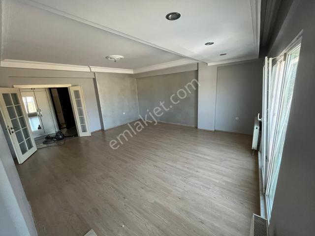 Bahçelievler Mahalesinde Satlık 3+1 Daire