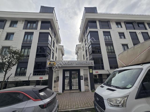Bahçelievler Mahallesinde Yeni Sitede Giriş Kat 2+1 60 M2 Net