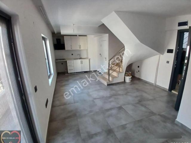 Bahçelievler Metro Yakını Yeni Binada 1+1 Dublex Daire