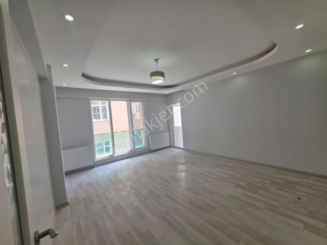 Bahçelievler Merkezde 2+1 Arakat Kiralık Daire