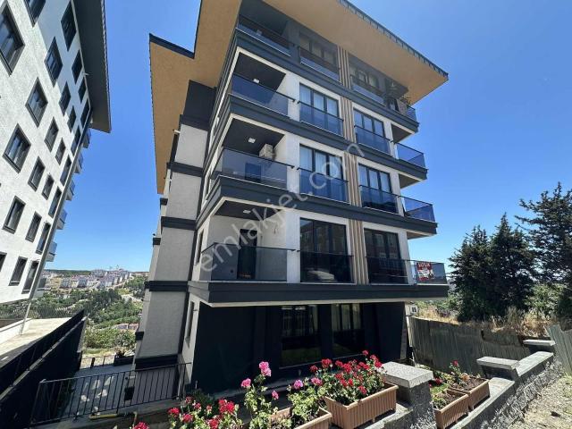Bahçelievler Mh. Kapalı Otoparklı Ebevyn Banyolu 2+1 Daire