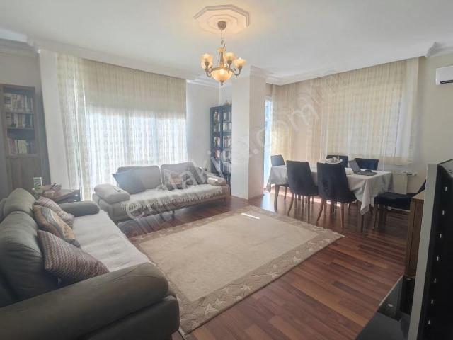 Bahçelievler Soğanli Da Sitede 3+1 120 M2 Daire