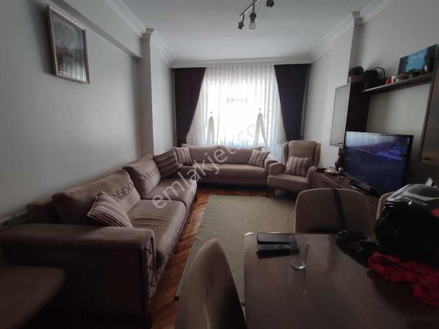 Bahçelievler Siyavuşpaşada 5.kat 2+1 70 M2 1999 Yapımı