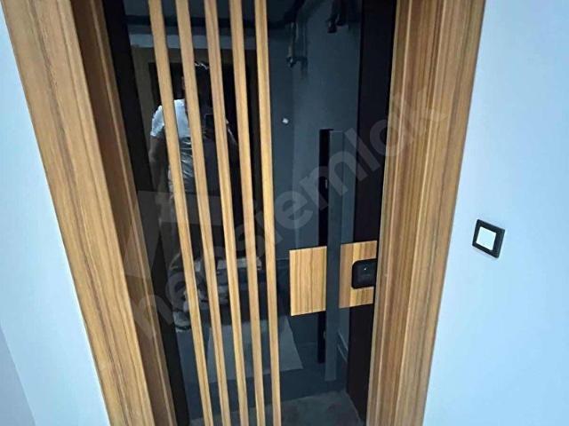 Bahçelievler üçyolda prestijli kapalı otoparkı satılık daire