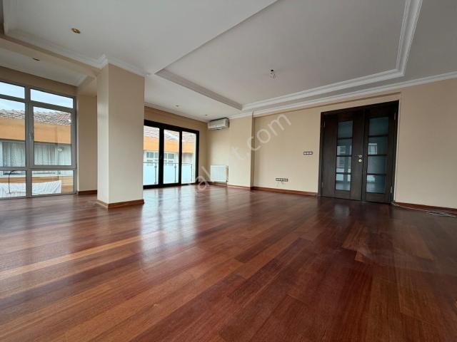 Bahçelievler Yayla'da Genç Binada 360m2 7+2 Lüks Dubleks