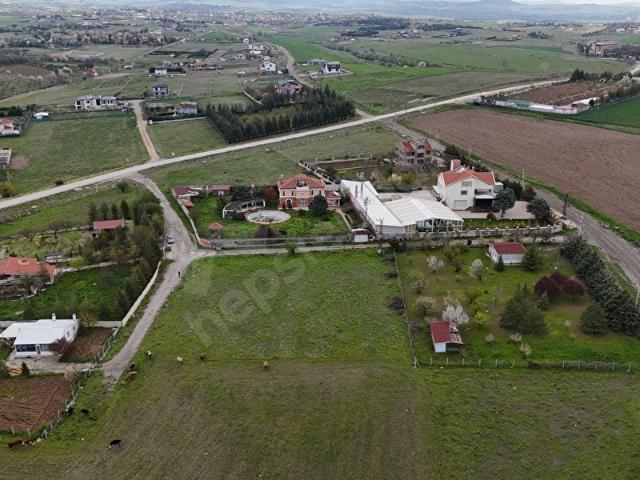 Bahçelievler'de 1500 m Satılık Villa Arsası