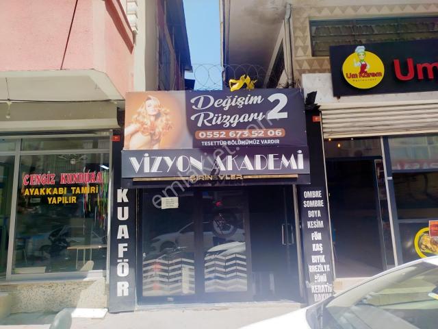 Bahçelievler'de 250 M² Hazır Müşterili Devren Kuaför Salonu