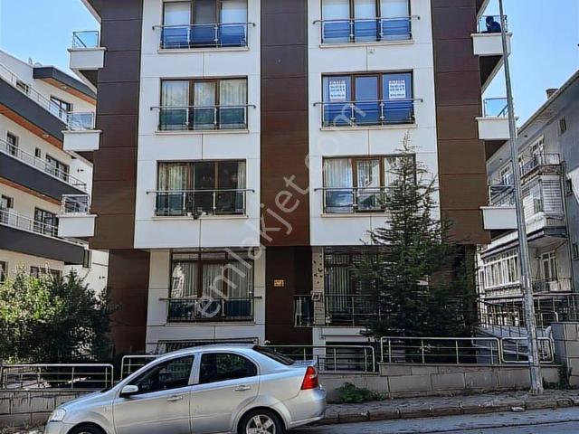 Bahçelievlerde Yeni Bina 3+1 Arakat Ön Cephe Beyazdan