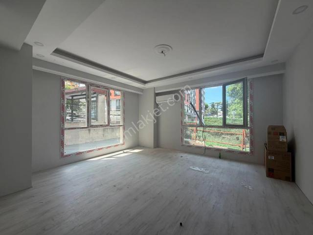 Bahçelievler'de Butik Sitede K.otoparklı Sıfır 2+1 Bahçe Katı