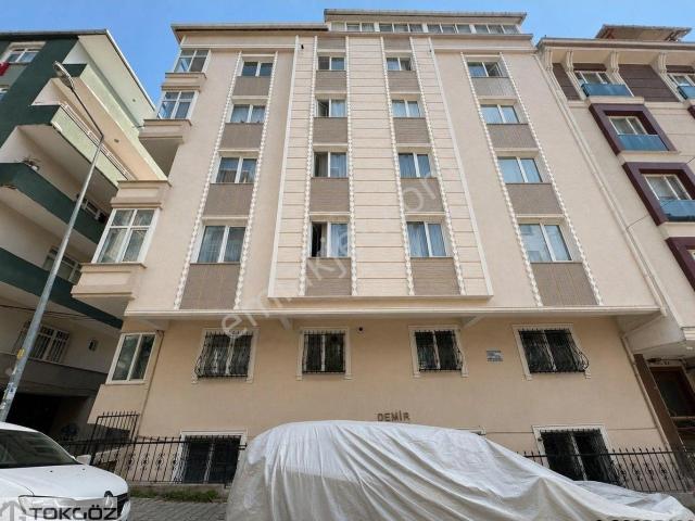 Bahçelievlerde Cadde Yakını 2007 Yapımı 3.kat 2+1 Geniş Daire
