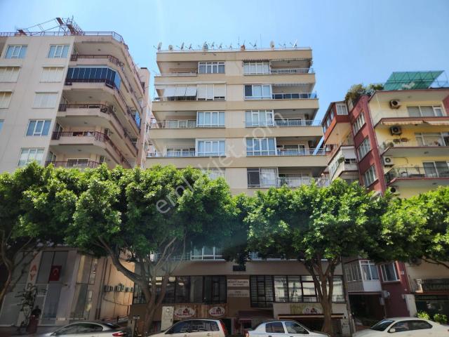 Bahçelievler'de Hızır Reis Cadde Üzeri Kiralık Temiz 3+1