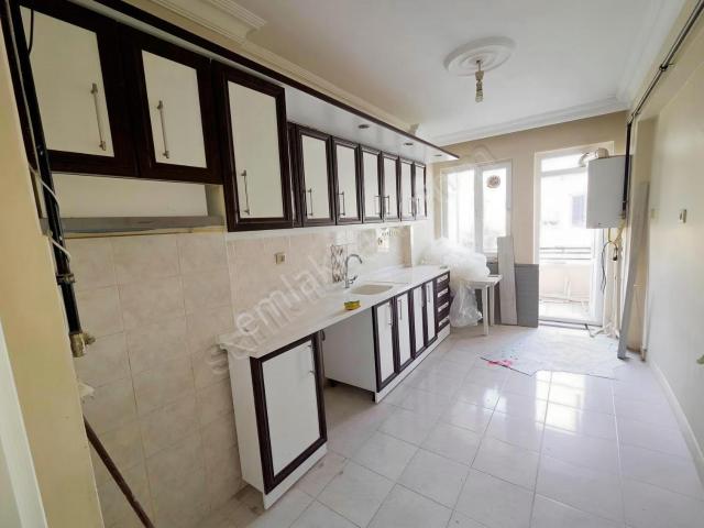 Bahçelievlerde Kiralık Dev Teraslı Ferah Dubleks 4+1
