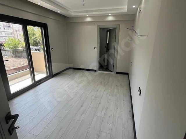 Bahçelievlerde Sıfır Binada 3+1 Yerden Isıtmalı