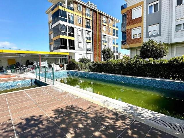 Bahçeyakada Havuzlu Sitede Kiralık 2+1 Doğalgazlı Daire