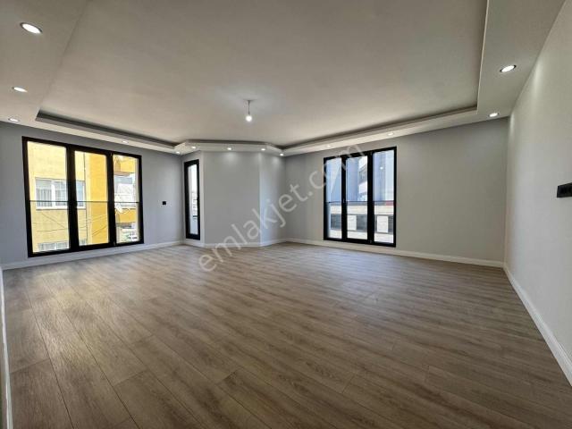 Bah Karşısında 2+1 Kiralık Arakat