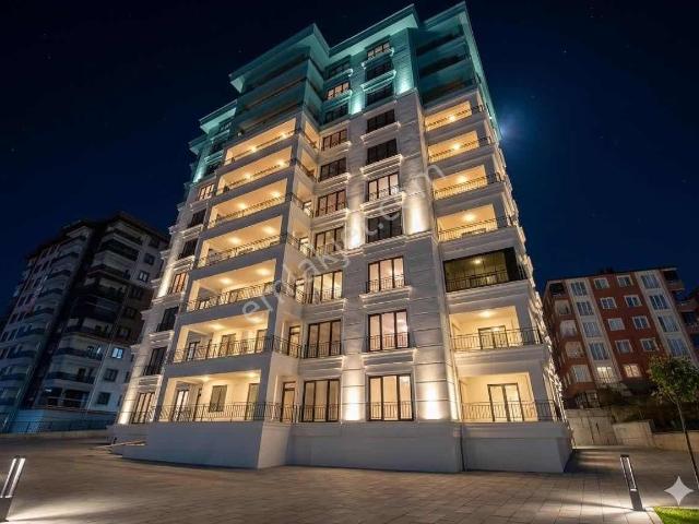 Bahadır'dan Karşıyaka Mh. Güzel Yaka Sit.2+1 115m2 Havuzlu Daire