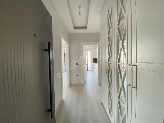 Bahadır'dan Karşıyaka Güzelyaka Sitesi 2+1 110m2 Deniz Manzaralı