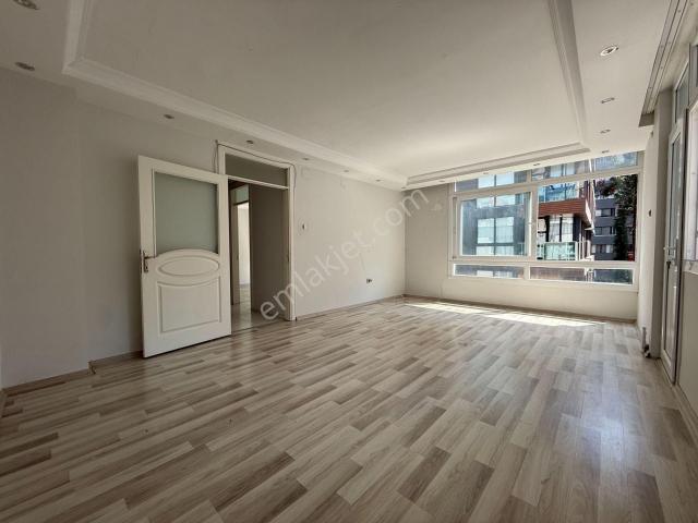 Bahar Caddesinde 3+1 120 M2 Açık Mutfak Kiralık Daire
