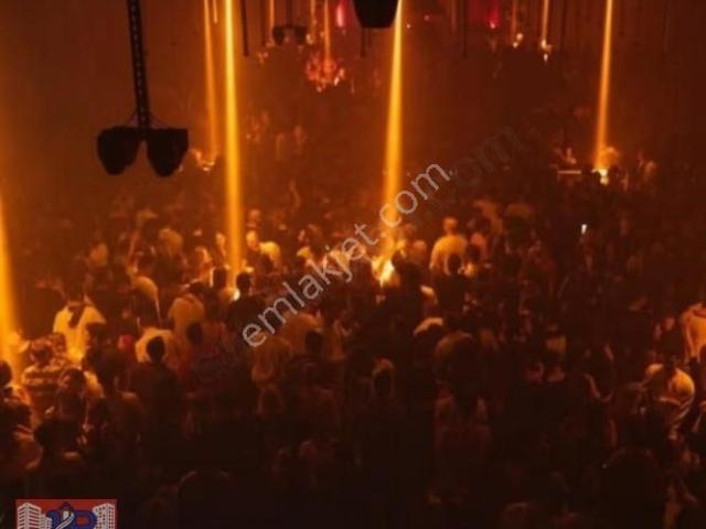 Bahariye'de 110bin Tl Kiralı Net 300m² Devren Gece Kulübü