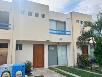 BAHIA AZUL CASA FRENTE A LA ALBERCA