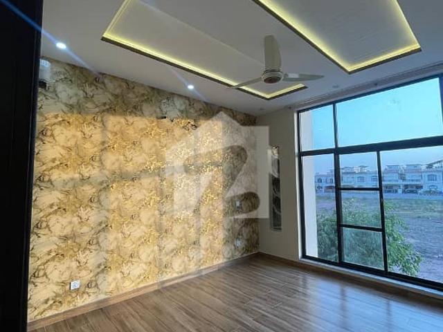 Bahria Enclave Islamabad 10 Marla Modern House Available For Sale