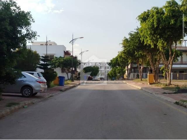Bahria Enclave Islamabad Sector G 8 Marla Street 11 Comercial Back Front Open Devlop plot For Sale