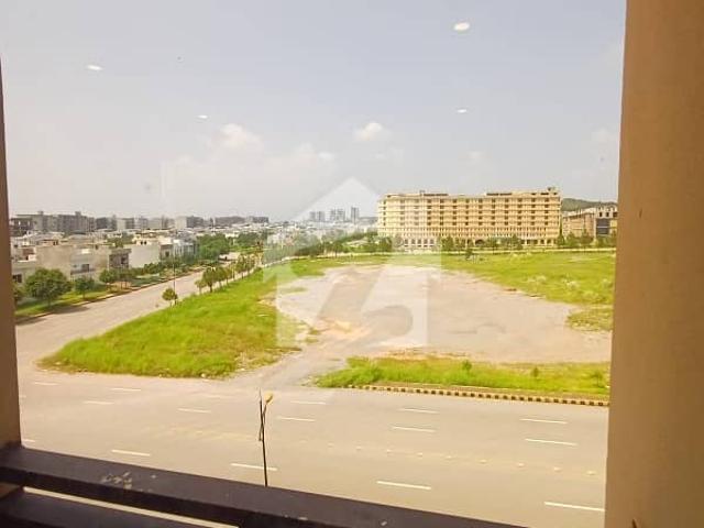 Bahria Enclave Islamabad Sector H | Galleria Mall 3 Bed Luxury Apartment Available for Sale 3 Bedrooms with Attached Baths Fully Furnished 2,531 Sq. Ft. Servant Room Luxury & Modern Apartment Prime Location Galleria Mall Demand: 2 Crore 20 Lakh For Details & Visit