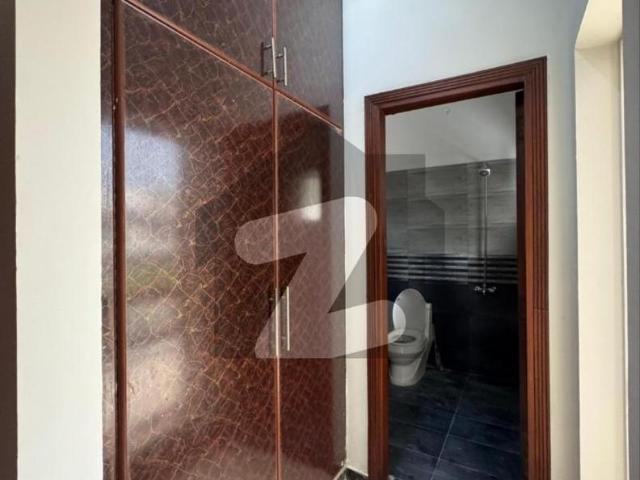 Bahria Enclave Sector B1 5 Marla Used House For Sale in Most Prime Location Bahria Enclave Sector B1