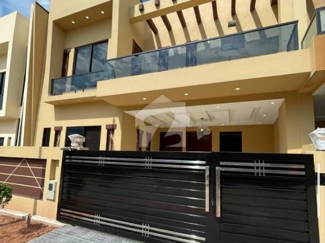 Bahria Enclave Sector N 8.5 Marla Brand New Double Unit Park Face House For Sale A Plus Construction