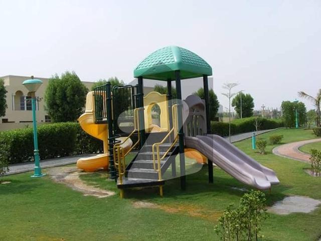 Bahria Orchard Plot No 1718/8#D For Sale With No Transfer Fee