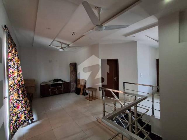 Bahria Town Umar Block House Sized 8 Marla Is Available
