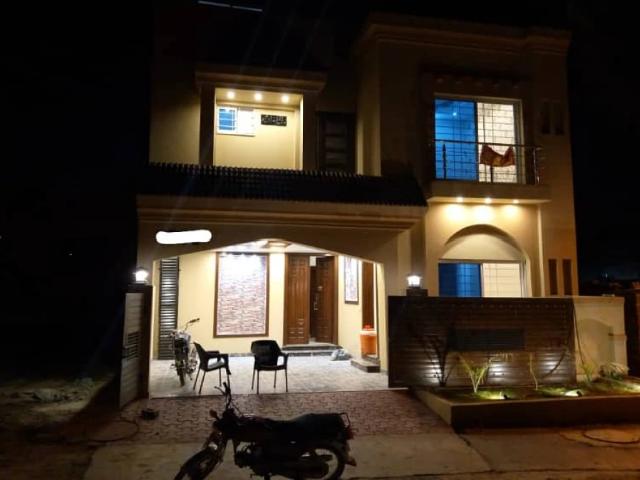 Bahria town phase 8 7 Marla park facing double unit house, 5 bedrooms Rawalpindi Bahria Town Rawalpindi ID 81375