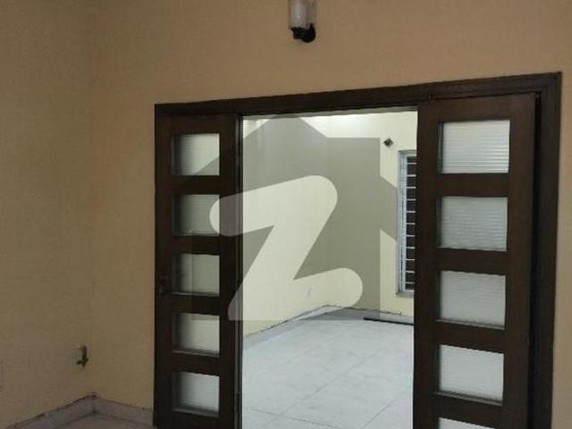 BAHRIA TOWN PHESES 8 Overses 5 FOR RENT 5 Marla Bahria Greens Overseas Enclave Sector 5