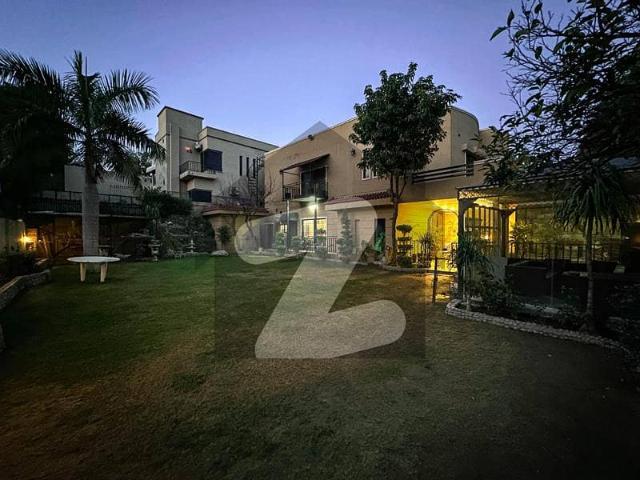 BAHRIA TOWN Safe Villas 1 Corner House For Sale