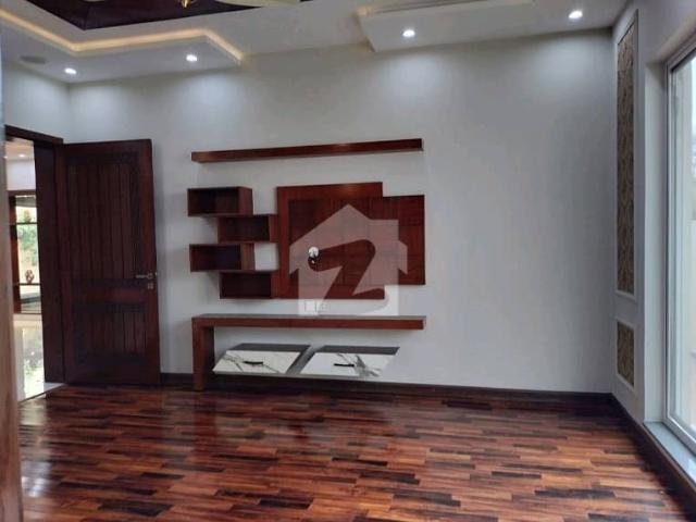 Bahria Town Sector C House Sized 5 Marla Is Available