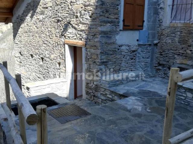 Baita via Don B. Galaverna, Castelmagno