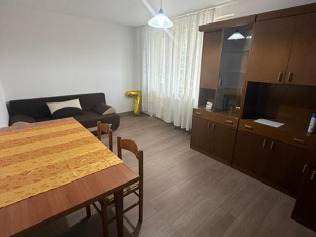 Baia Mare zona Mc Donalds apartament 2 camere etaj 2 decomandat