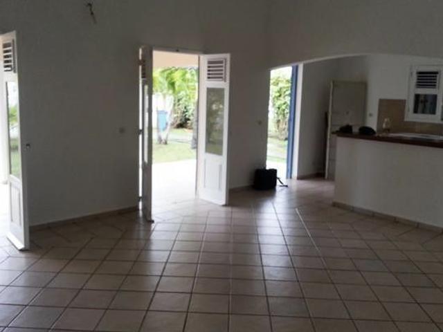 Baie Mahault, 97122