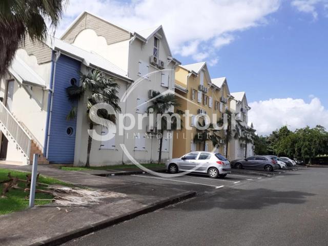 Baie Mahault: MOUDONG SUD T4 DUPLEX VUE DEGAGEE