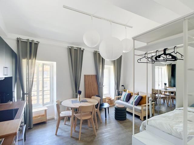 BAIL ETUDIANT Studio meublé Intra Muros